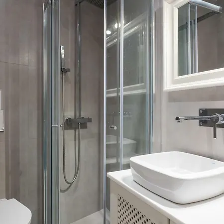 Flh Charming House *